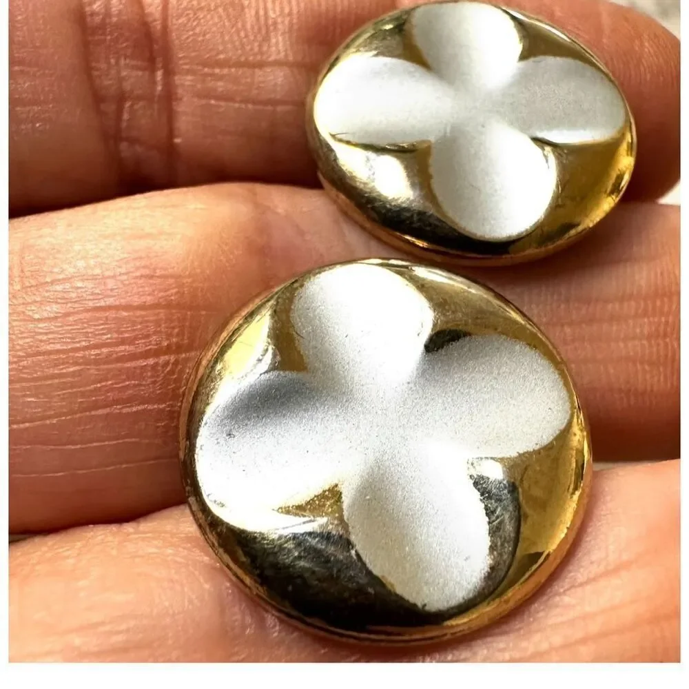 Vintage gold/silver tone vintage flower cufflinks
